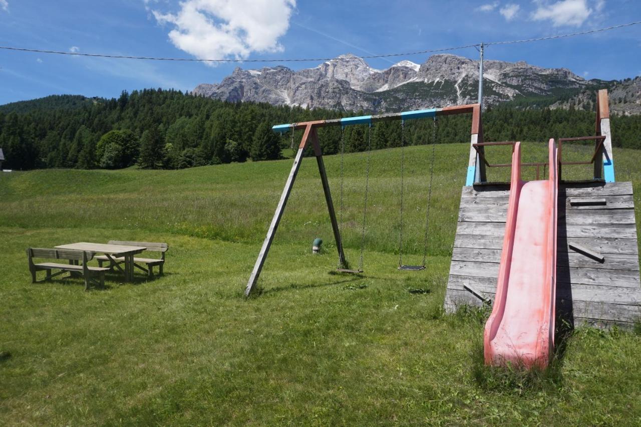 Cadin Apartment Cortina dʼAmpezzo Exteriör bild