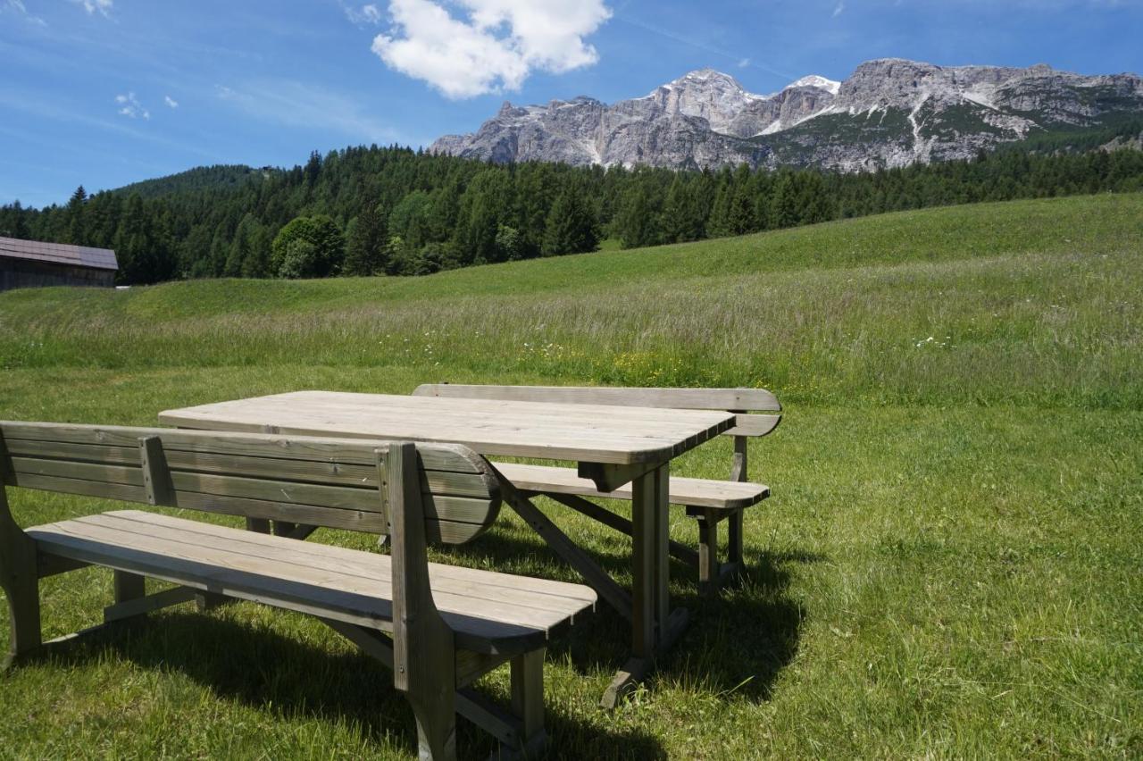 Cadin Apartment Cortina dʼAmpezzo Exteriör bild