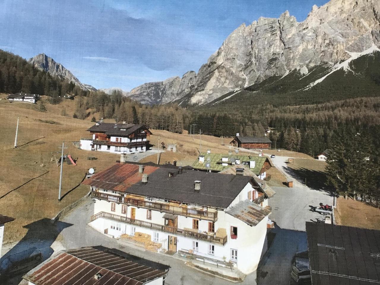 Cadin Apartment Cortina dʼAmpezzo Exteriör bild