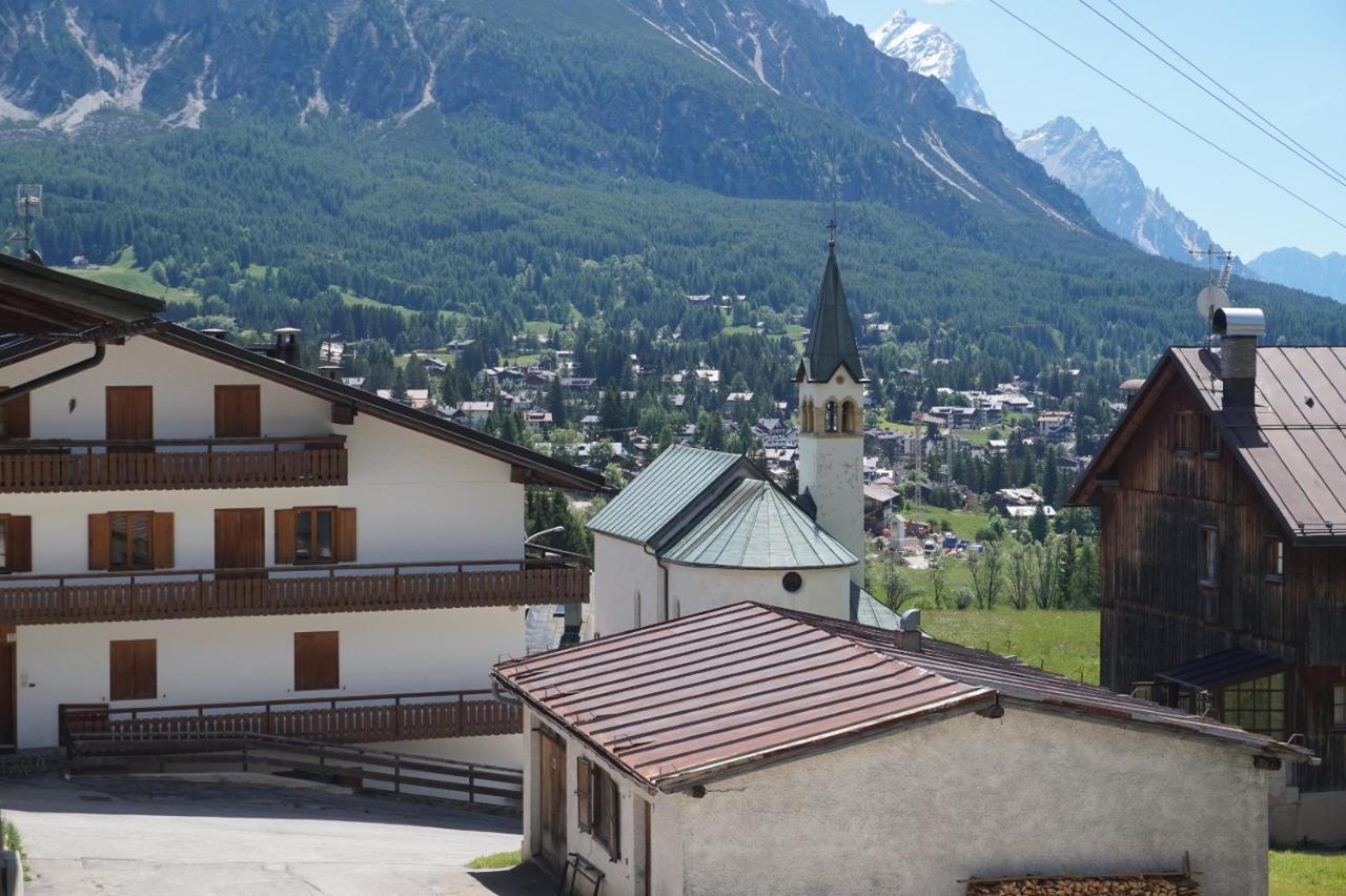 Cadin Apartment Cortina dʼAmpezzo Exteriör bild